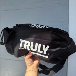 TRULY Fanny Pack With Can Holder